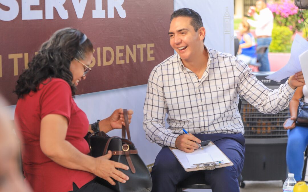 Héctor Santana escucha directamente a pobladores de San Juan de Abajo en Audiencia Ciudadana