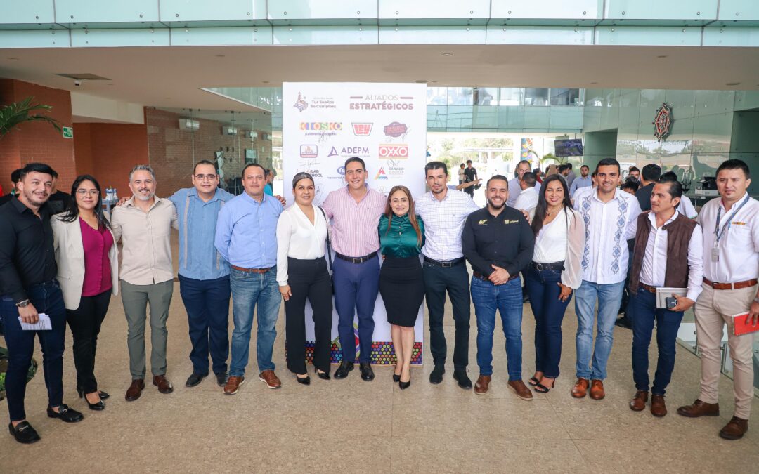 Héctor Santana impulsa el crecimiento de los emprendedores en Bahía de Banderas con la firma de un convenio estratégico