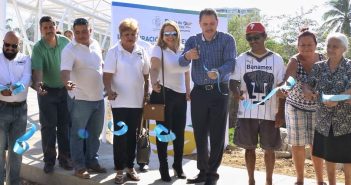 Inaugura Jaime Cuevas Puente Peatonal en La Cruz de Huanacaxtle